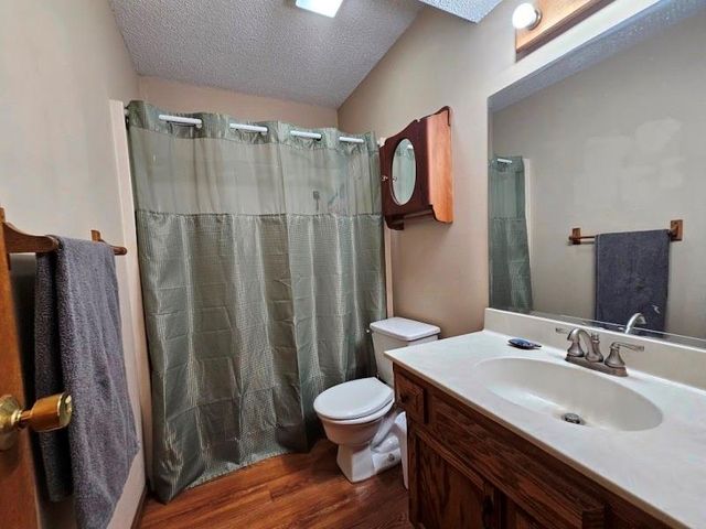 17129 Cerrito Drive, Belton, MO 64012