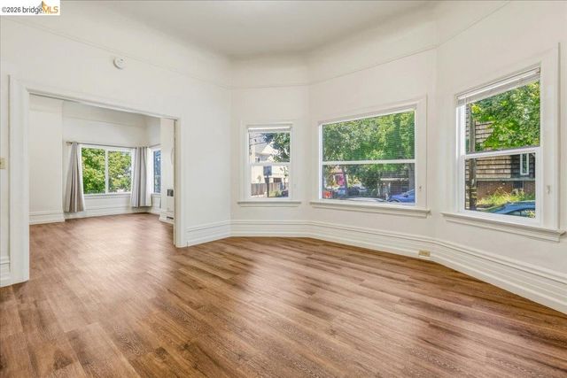 2529 Ellsworth St, Berkeley, CA 94704