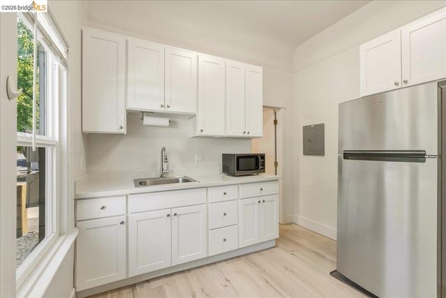 2529 Ellsworth St, Berkeley, CA 94704