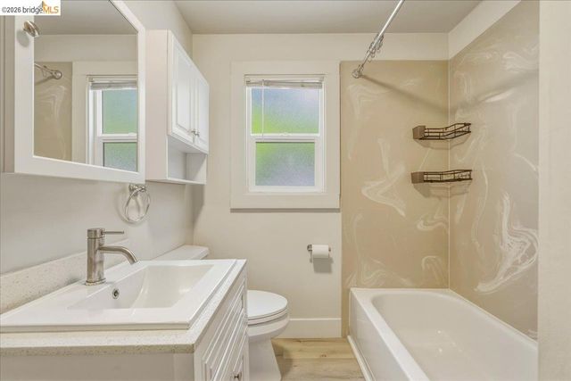 2529 Ellsworth St, Berkeley, CA 94704