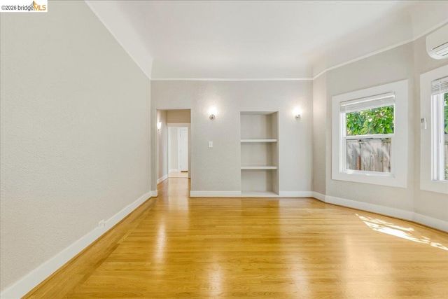 2529 Ellsworth St, Berkeley, CA 94704
