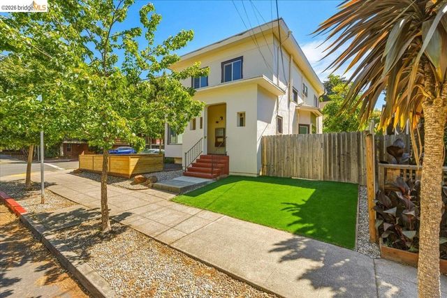 2529 Ellsworth St, Berkeley, CA 94704