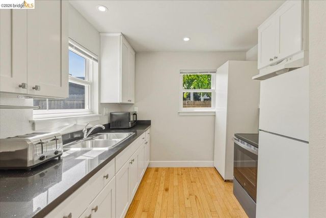 2529 Ellsworth St, Berkeley, CA 94704