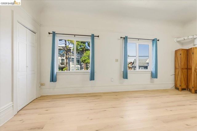 2529 Ellsworth St, Berkeley, CA 94704