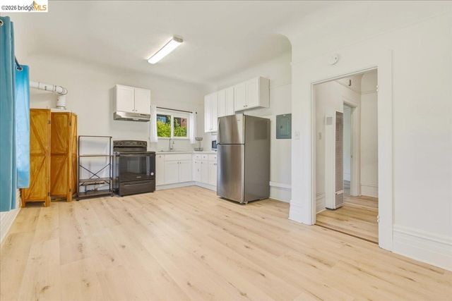 2529 Ellsworth St, Berkeley, CA 94704