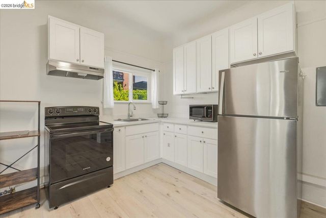 2529 Ellsworth St, Berkeley, CA 94704