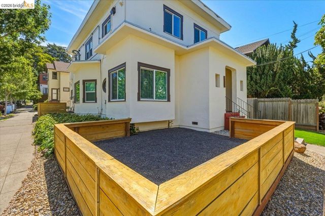 2529 Ellsworth St, Berkeley, CA 94704