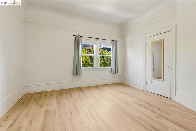 2529 Ellsworth St, Berkeley, CA 94704