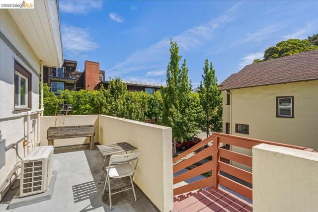 2529 Ellsworth St, Berkeley, CA 94704