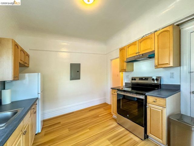 2529 Ellsworth St, Berkeley, CA 94704