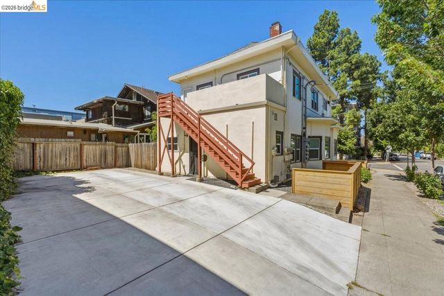 2529 Ellsworth St, Berkeley, CA 94704