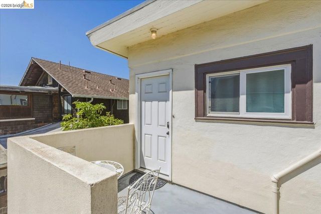 2529 Ellsworth St, Berkeley, CA 94704