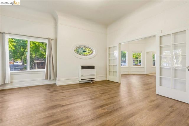 2529 Ellsworth St, Berkeley, CA 94704