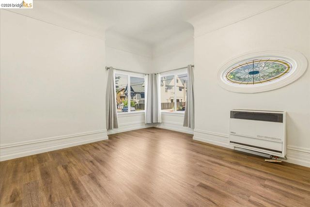 2529 Ellsworth St, Berkeley, CA 94704