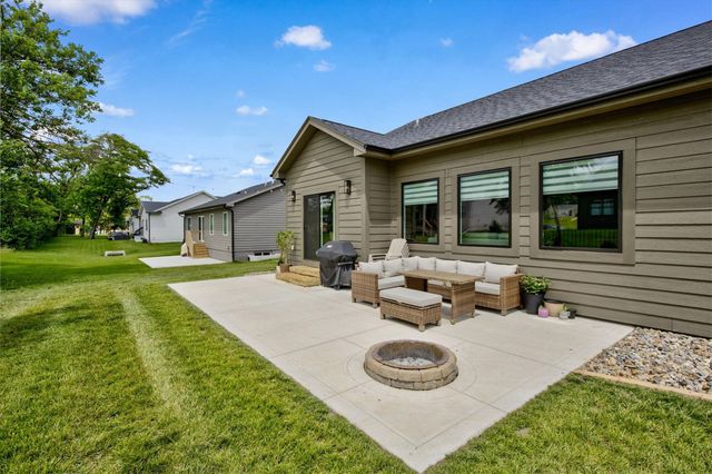 608 Deer Haven Street, Polk City, IA 50226