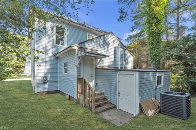 921 Howard PL, Suffolk, VA 23434