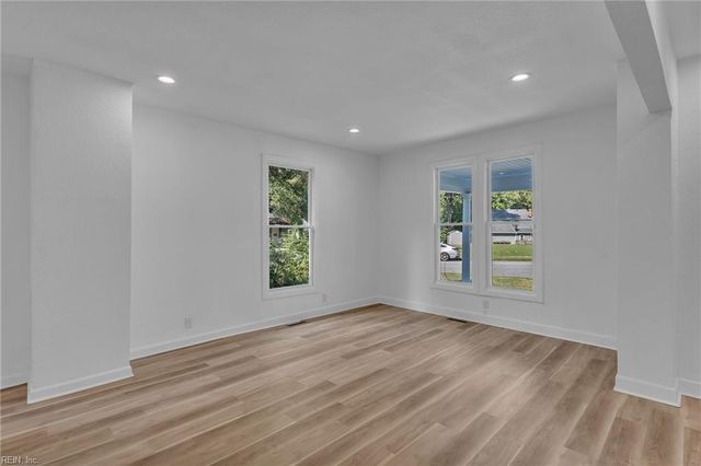 921 Howard PL, Suffolk, VA 23434