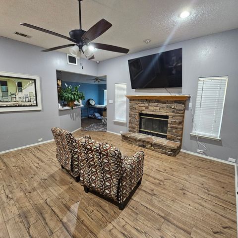 421 Bluebonnet Lane, Red Oak, TX 75154