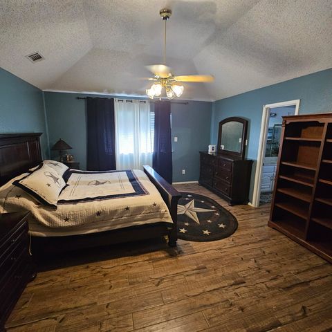 421 Bluebonnet Lane, Red Oak, TX 75154