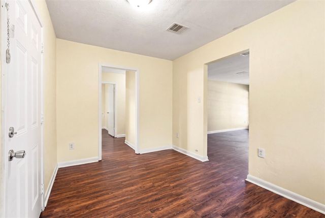 10227 Glenmawr Drive, Houston, TX 77075