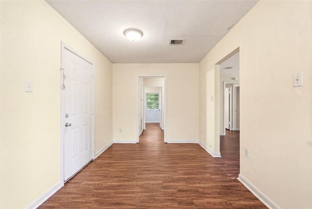 10227 Glenmawr Drive, Houston, TX 77075