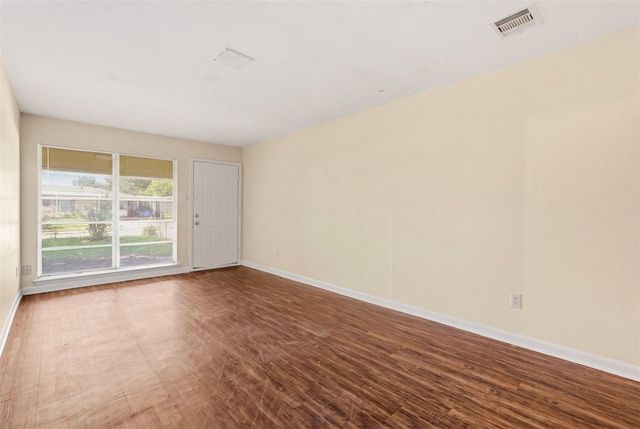10227 Glenmawr Drive, Houston, TX 77075
