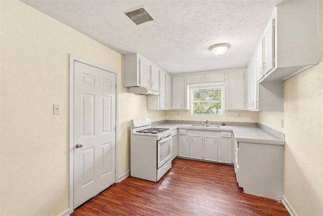 10227 Glenmawr Drive, Houston, TX 77075