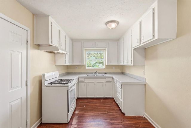 10227 Glenmawr Drive, Houston, TX 77075
