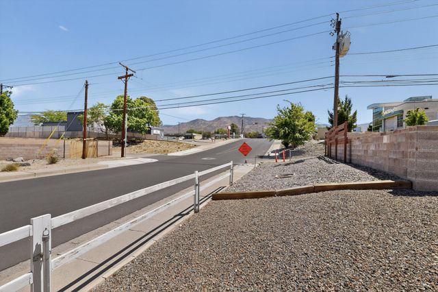 2008 Muriel Street NE, Albuquerque, NM 87112