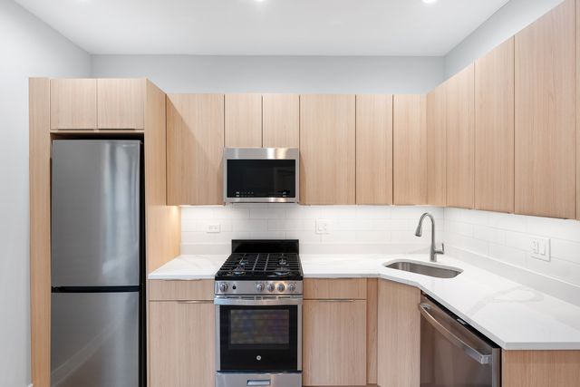 1546 W JONQUIL Terrace 303, Chicago, IL 60626