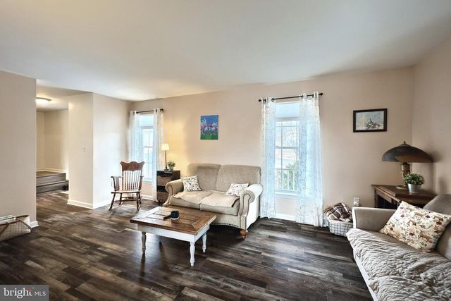 179 SWITCHPOINT DR, Stewartstown, PA 17363