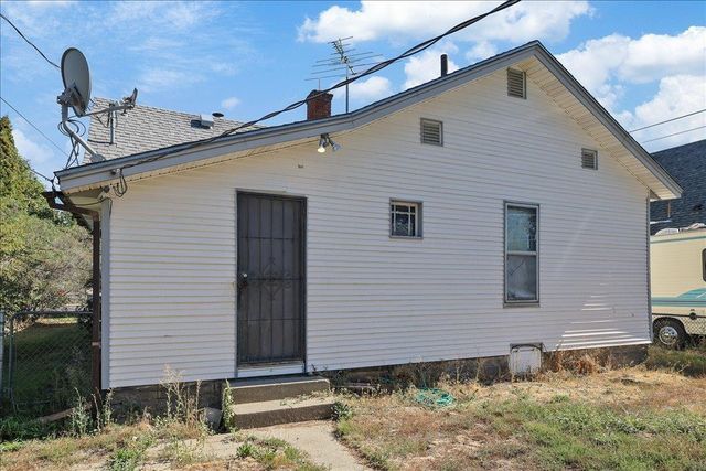 4907 N Howard St, Spokane, WA 99205