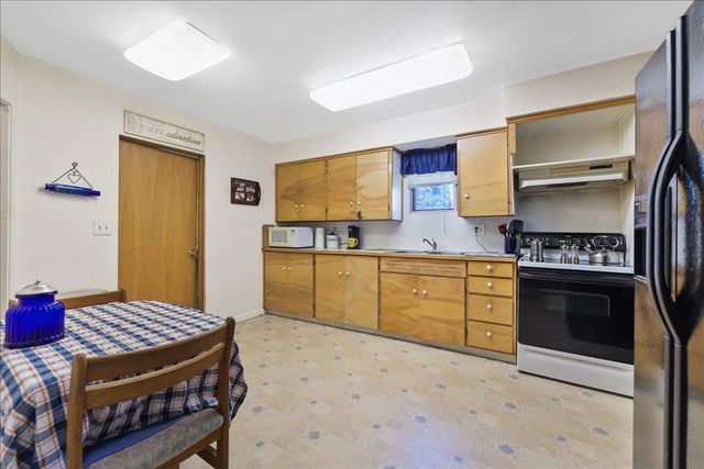 4907 N Howard St, Spokane, WA 99205