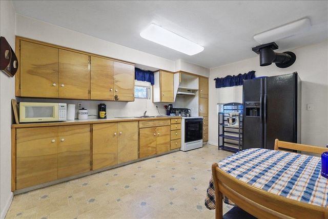 4907 N Howard St, Spokane, WA 99205