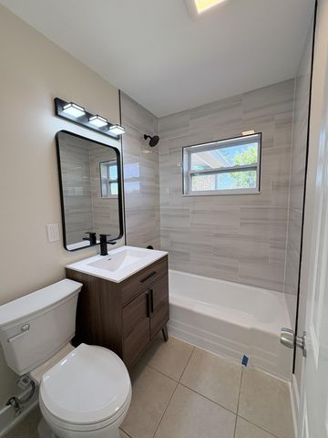 175 SE El Sito Court, Port St. Lucie, Port St Lucie, FL 34983