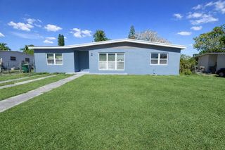 175 SE El Sito Court, Port St. Lucie, Port St Lucie, FL 34983