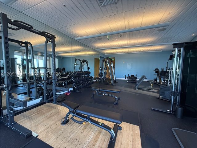 185 SW 7th St 1807, Miami, FL 33130