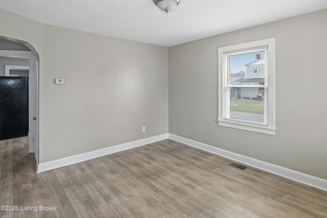 1317 Oakwood Ave, Louisville, KY 40215