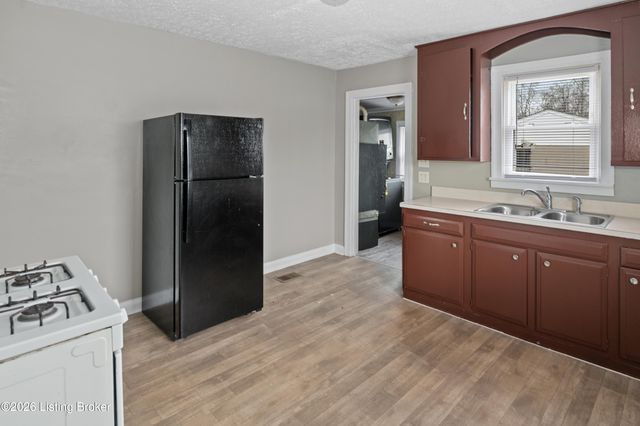 1317 Oakwood Ave, Louisville, KY 40215