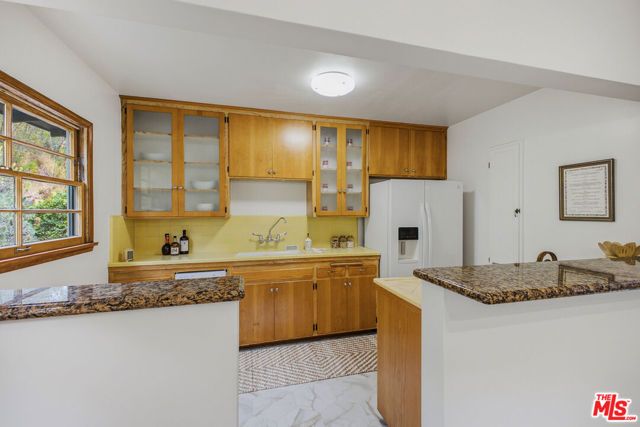 6159 Glen Oak Street, Los Angeles, CA 90068