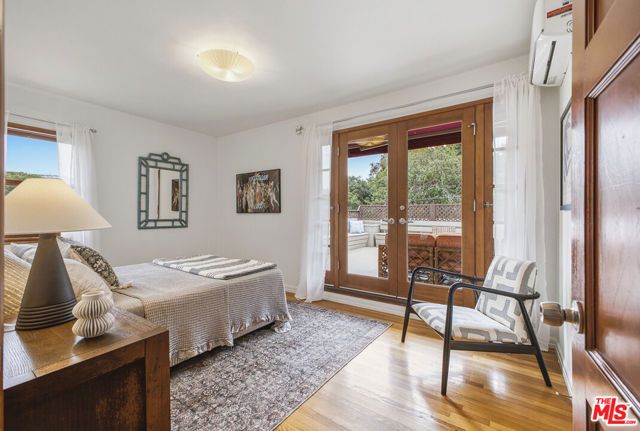 6159 Glen Oak Street, Los Angeles, CA 90068