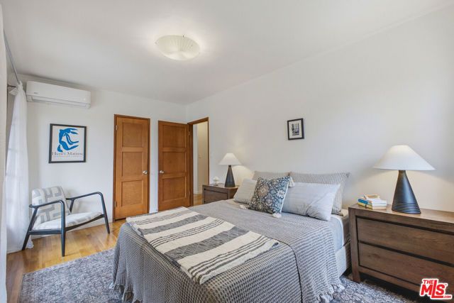 6159 Glen Oak Street, Los Angeles, CA 90068