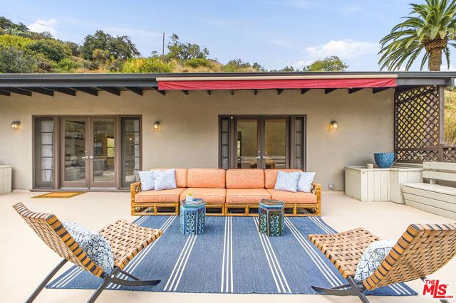 6159 Glen Oak Street, Los Angeles, CA 90068