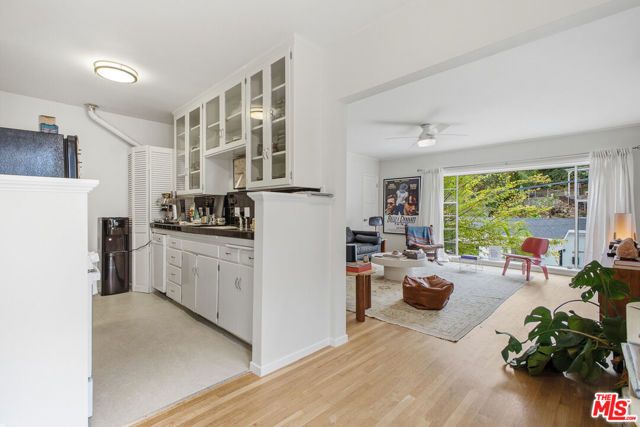 6159 Glen Oak Street, Los Angeles, CA 90068
