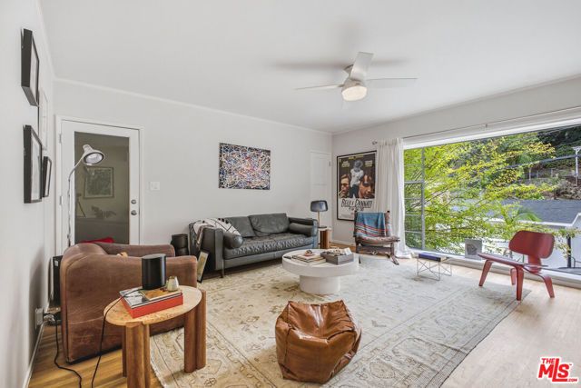 6159 Glen Oak Street, Los Angeles, CA 90068