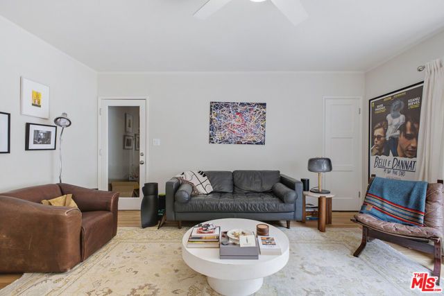 6159 Glen Oak Street, Los Angeles, CA 90068