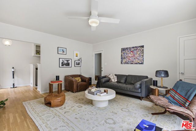 6159 Glen Oak Street, Los Angeles, CA 90068