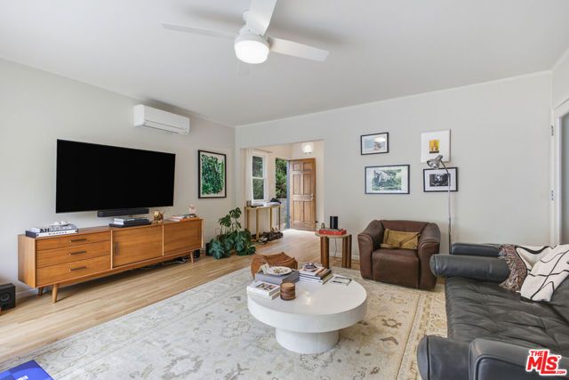 6159 Glen Oak Street, Los Angeles, CA 90068
