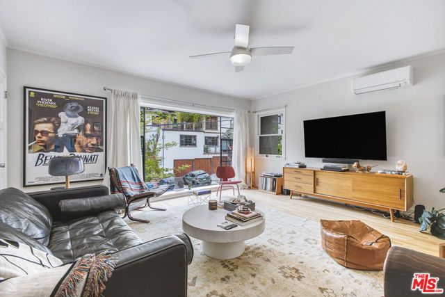 6159 Glen Oak Street, Los Angeles, CA 90068
