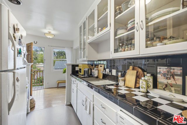 6159 Glen Oak Street, Los Angeles, CA 90068